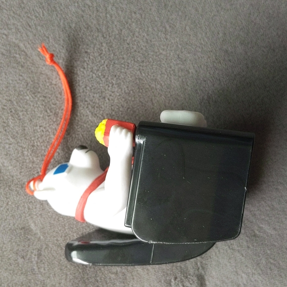 2018 Limited Edition Cineplex Coca Polar Bear Ornament - Picture 3 of 4